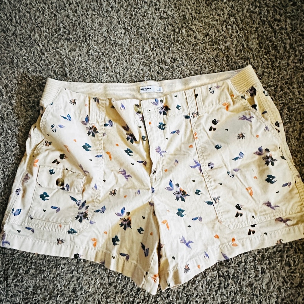 Sonoma Cream Floral Cargo Shorts with Multicolor Print